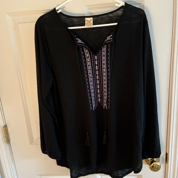 Faded Glory Tops - Faded Glory Black Long Sleeved Top Woven Pattern V-Neck With Tie Strings, L